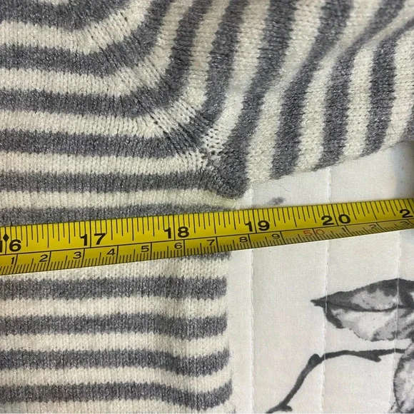 by Anthropologie Grey Stripe Serena Soft Knit Button V Neck Sweater XS - Picture 11 of 12